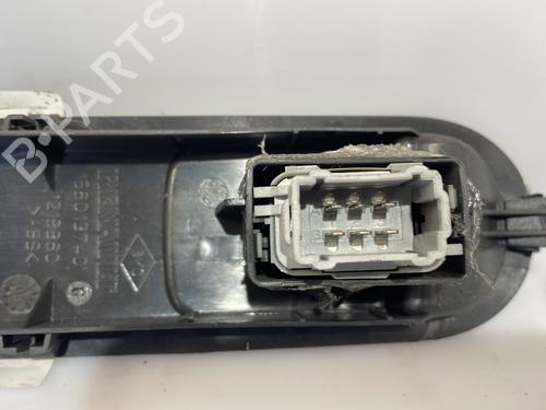 Interrupteur de vitre avant droite RENAULT SCÉNIC II (JM0/1_) 1.9 dCi (JM0G, JM12, JM1G, JM2C) (120 hp) 27981905