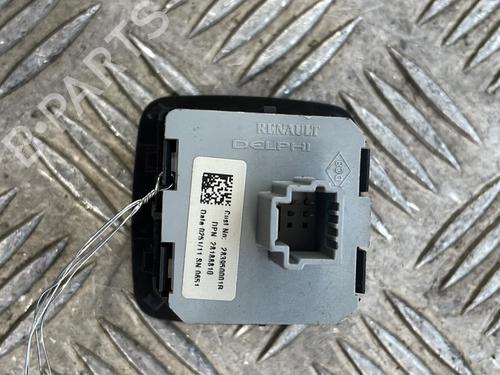 Used Switch RENAULT SCÉNIC III (JZ0/1_) 1.6 E85 (JZ03, JZ1Y) (110 hp) 25662997
