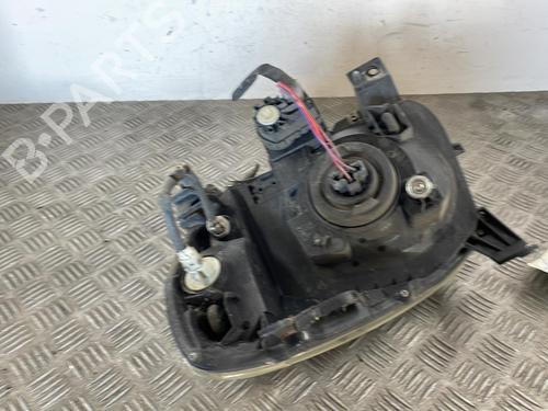 Used Right headlight Right headlight MAZDA BT-50 Pickup (CD, UN) 2.5 MRZ-CD 4x4 (UNY0W3) (143 hp) 25670477 25670477