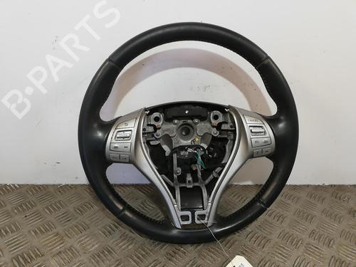 steering-wheel-nissan-pulsar-hatchback-c13-2014-25665157 main image