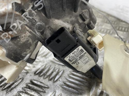 Used Steering column TOYOTA YARIS (_P13_) 1.4 D (NLP130_, NLP130) (90 hp) 25670303