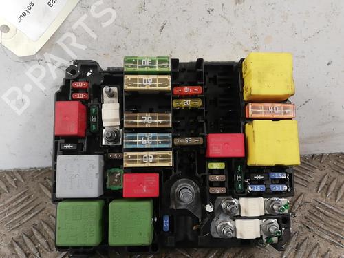 Used Fuse box Fuse box 25670012 25670012