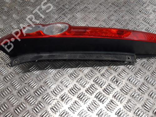 Feu arrière droit FORD FIESTA V (JH_, JD_) 1.3 (69 hp) 25671065