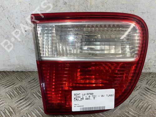 Venstre baklys, luke SEAT LEON (1M1) 1.9 TDI (110 hp) 25669357