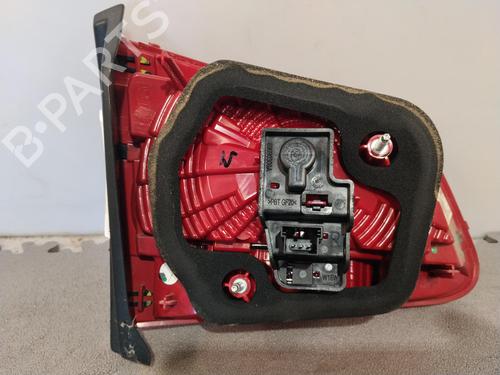 right-tailgate-light-vw-touareg-7p5-7p6-2010-2011-2012-2013-2014-2015-2016-2017-2018-38157030 main image