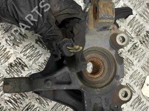 left-front-steering-knuckle-fiat-500l-351_-352_-2012-25663163 main image