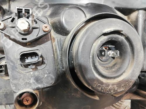 Right headlight NISSAN X-TRAIL I (T30) 2.2 Di 4x4 | BP25662704C29 