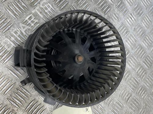Varmeblæser PEUGEOT 206 Hatchback (2A/C) 1.4 i (75 hp) 25665494
