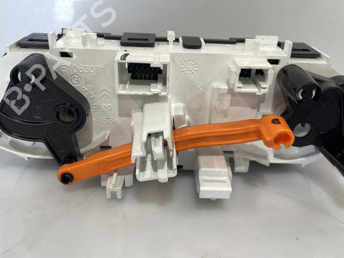 Climate control PEUGEOT 208 I (CA_, CC_) 1.2 VTI 82 | BP26557403I5