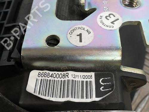 front-right-seatbelt-renault-megane-iii-hatchback-bz01_-b3_-2008-25665352 main image