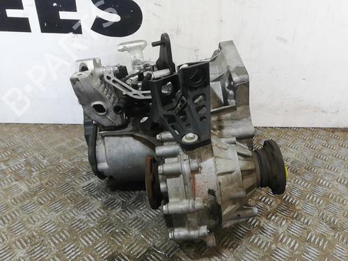 Gearkasse VW GOLF VII (5G1, BQ1, BE1, BE2) 1.6 TDI (105 hp) 25664951