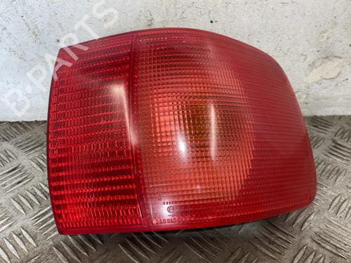 Højre baglygte bagklap AUDI 80 B4 Saloon (8C2) 1.9 TDI (90 hp) 25667036