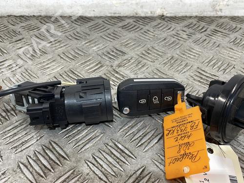 Used Ignition barrel PEUGEOT 208 I (CA_, CC_) 1.2 VTI 82 (82 hp) 25669393