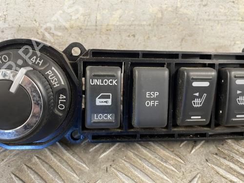 Used Switch NISSAN PATHFINDER III (R51) 3.0 dCi (231 hp) 25662080