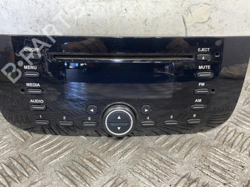 Used Radio FIAT PUNTO EVO (199_) 1.3 D Multijet (199AXC1A, 199BXC1A, 199AXT1A, 199BXT1A) (75 hp) 25669587