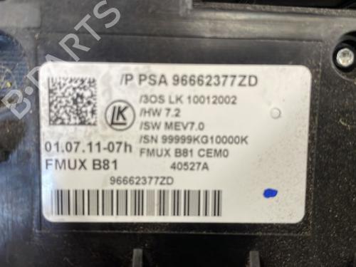 Switch CITROËN DS5 2.0 HDi 200 Hybrid4 All-wheel Drive | BP25669686I30 