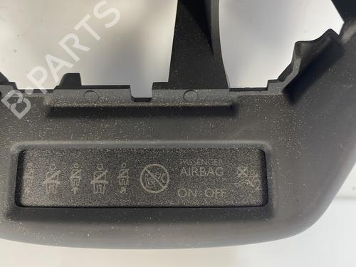 Switch CITROËN DS5 2.0 HDi 200 Hybrid4 All-wheel Drive | BP25663998I30  - Image 8