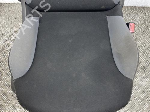 Used Right front seat Right front seat CITROËN C3 II (SC_) 1.1 i (60 hp) 29450323 29450323