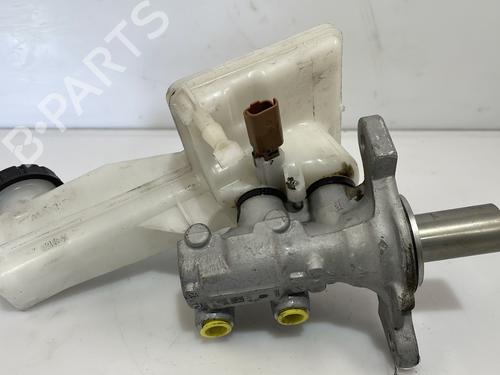 Used Brake master cylinder CITROËN C4 III (BA_, BB_, BC_) 1.5 BlueHDi 130 (BBYHZB) (131 hp) 25666756