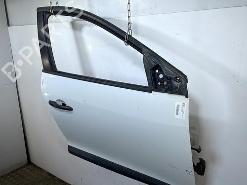 right-front-door-renault-megane-iii-hatchback-bz01_-b3_-2008-26903190 main image