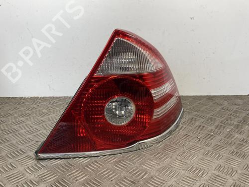Right taillight FORD MONDEO III (B5Y) 2.0 16V TDDi / TDCi | BP25670231C35