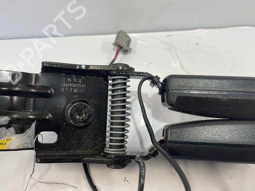 seat-buckle-opel-adam-m13-2012-2013-2014-2015-2016-2017-2018-2019-27884350 main image