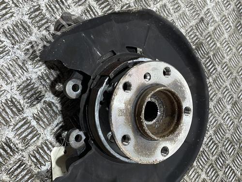 Used Right rear steering knuckle BMW 1 (F20) 118 d (150 hp) 25670464