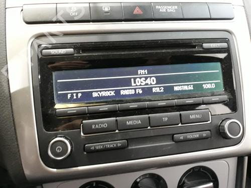Used Radio VW POLO V (6R1, 6C1) 1.2 (70 hp) 10660499