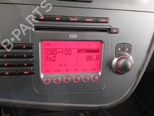 Used Radio Radio SEAT LEON (1P1) 2.0 TDI 16V (140 hp) 33704295 33704295