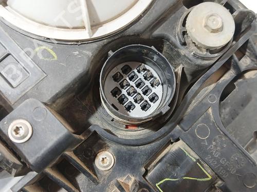 Right headlight LAND ROVER DISCOVERY III (L319) 2.7 TD 4x4 | BP27341453C29 