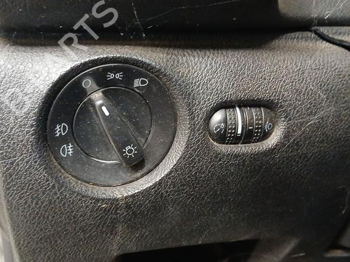 Commande de phare VW PASSAT B5.5 (3B3) 1.9 TDI (101 hp) 28073735