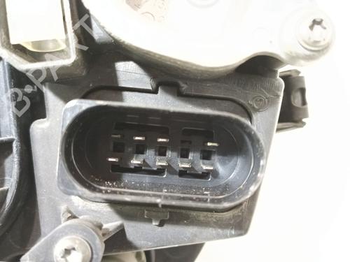 Right headlight SEAT LEON (5F1) 1.5 TGi | BP31824782C29 