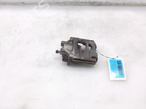 Used Right front brake caliper Right front brake caliper TOYOTA YARIS (_P13_) 1.5 Hybrid (NHP130_) (101 hp) 39398330 39398330