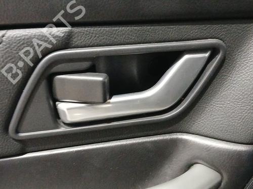 Venstre bagtil invendig håndtag Venstre bagtil invendig håndtag LAND ROVER RANGE ROVER SPORT I (L320) 2.7 D 4x4 (190 hp) 36775420 36775420