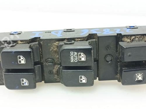 Left front window switch HYUNDAI SANTA FÉ II (CM) 2.2 CRDi GLS 4x4 935702B000S4 | 935702B000S4