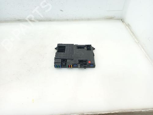Used Fuse box Fuse box 37640504 37640504