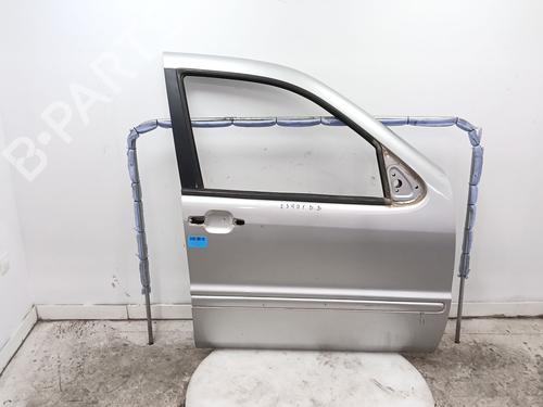 Dør højre fortil Dør højre fortil MERCEDES-BENZ M-CLASS (W163) ML 270 CDI (163.113) (163 hp) 34341167 34341167