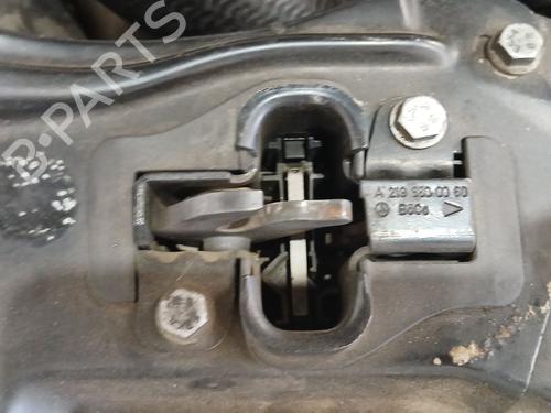 Hood lock MERCEDES-BENZ C-CLASS (W203) C 220 CDI (203.006, 203.008) A2038800264 | A2038800264