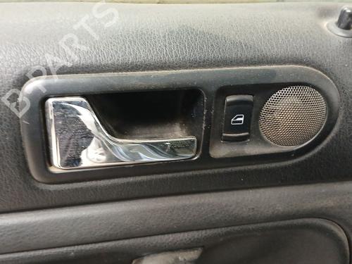 Venstre bak invendig håndtak VW PASSAT B5.5 (3B3) 1.9 TDI (101 hp) 28073744