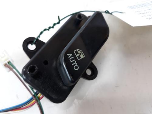 Used Right rear window switch KIA OPIRUS (GH) [2003-2012]  10154492