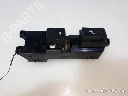 Used Right rear window switch HYUNDAI TUCSON (TL, TLE) 2.0 CRDi All-wheel Drive (136 hp) 16056411