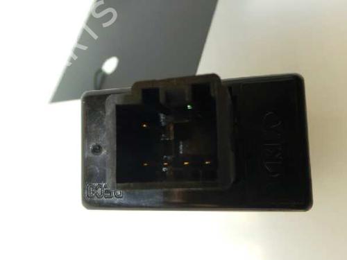 Switch KIA CARENS II MPV (FJ) 2.0 CRDi | BP1598357I30 