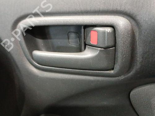 Poignée intérieure avant droite TOYOTA RAV 4 II (_A2_) 2.0 D 4WD (CLA20_, CLA21_, CLA20R, CLA21R) (116 hp) 29854904