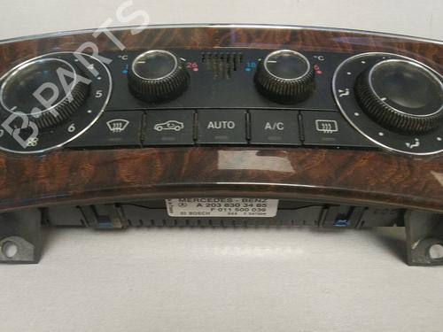 Airco bedieningspaneel MERCEDES-BENZ C-CLASS (W203) [2000-2007]  8215384