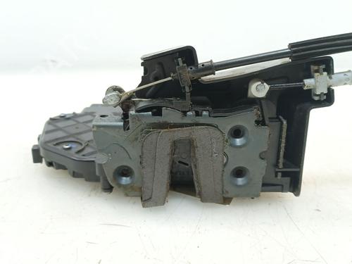 Used Front left lock LAND ROVER DISCOVERY III (L319) 2.7 TD 4x4 (190 hp) 29889852