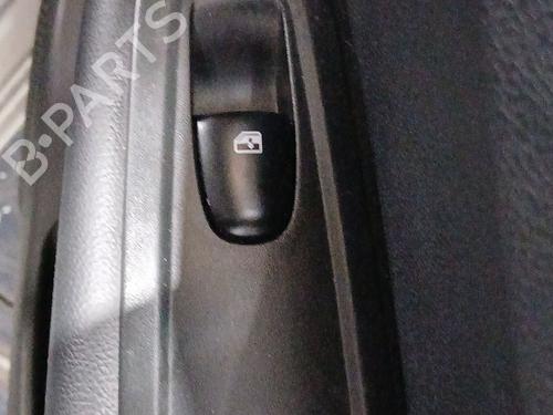 Used Right rear window switch Right rear window switch RENAULT KADJAR (HA_, HL_) 1.2 TCe 130 (HLMR) (130 hp) 34186503 34186503