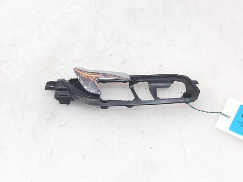 Used Front left interior door handle VW POLO IV (9N_, 9A_) 1.4 TDI (75 hp) 32992485