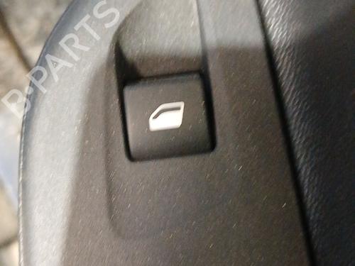 Used Right rear window switch Right rear window switch OPEL CORSA F (P2JO) 1.2 (68) (101 hp) 39715656 39715656