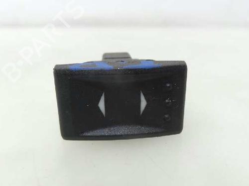 Used Right rear window switch FORD MONDEO III Turnier (BWY) 2.0 16V TDDi / TDCi (115 hp) 6825027