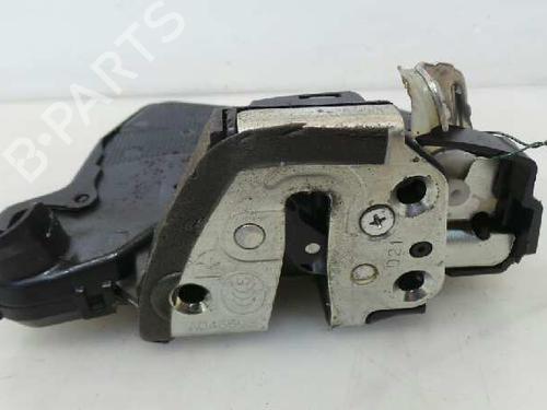 Used Front right lock TOYOTA AVENSIS (_T25_) 2.2 D-4D (ADT251_, ADT251R) (150 hp) 3522812